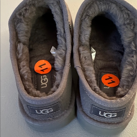 UGG Charcoal Suede Slippers men’s size 11 new w tags - Picture 3 of 6
